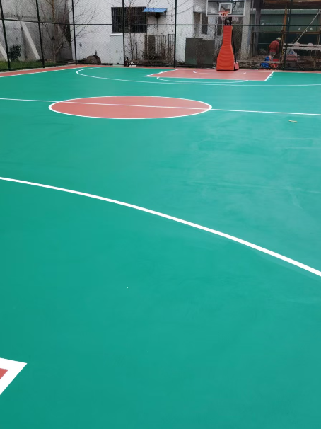 鹿泉 球场长期使用易出现地面开裂